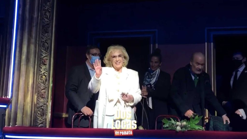 Mirtha Legrand se mostró en público en una salida al teatro Astral