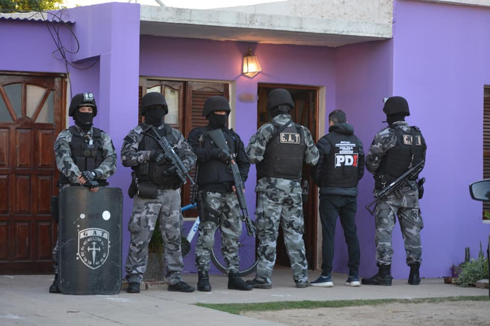 Hubo 20 Allanamientos En El Sur Provincial Seis Detenidos Y Secuestro De Armas Y Drogas 7974